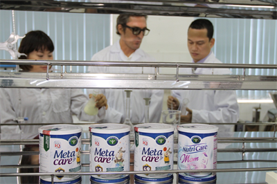 NUTRICARE nhận giải thưởng “SẢN PHẨM VÀNG VÌ SỨC KHỎE CỘNG ĐỒNG 2016”