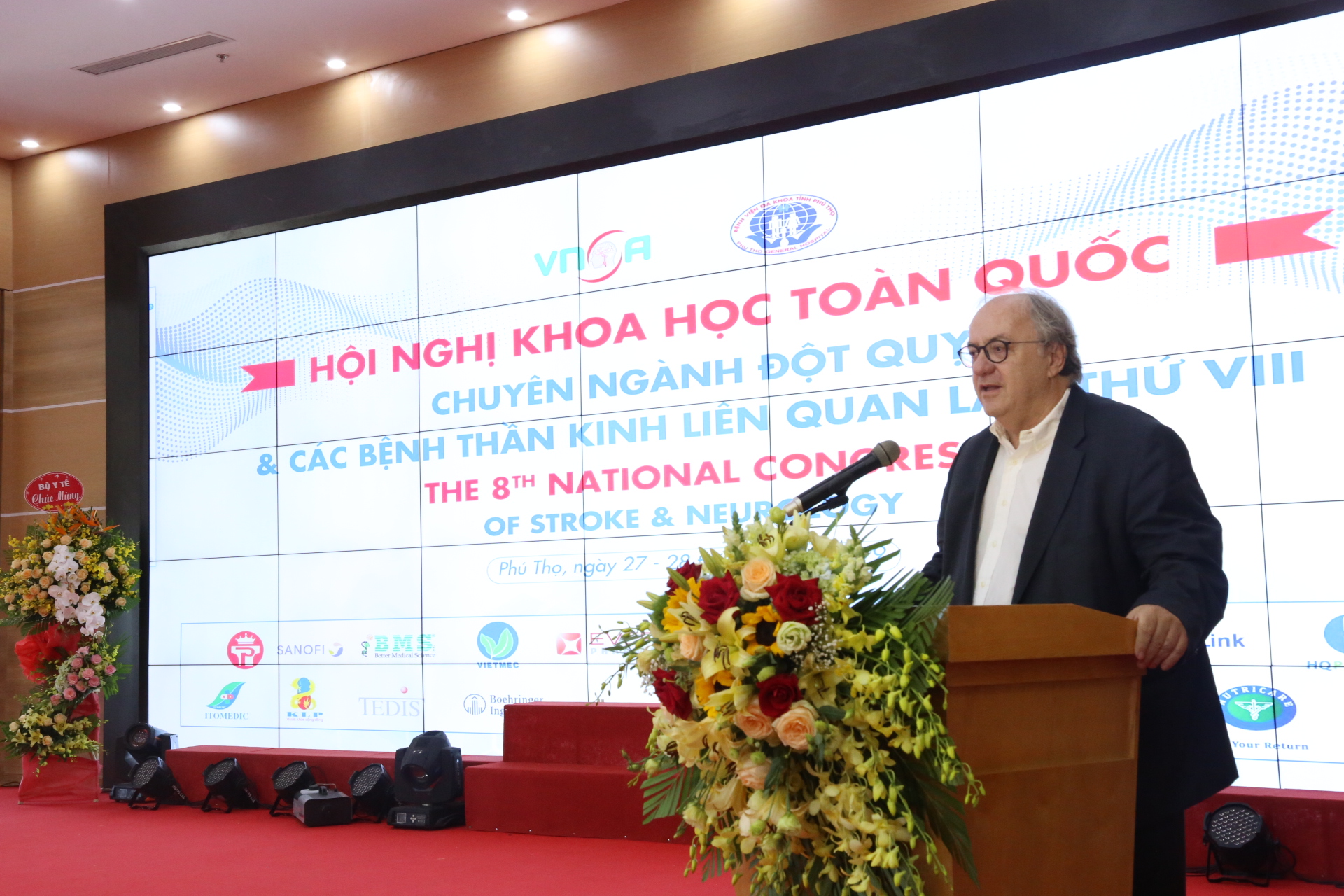 GS. TS Michael Brainin – Chủ tịch Hội Đột quỵ Thế giới phát biểu tại Hội nghị