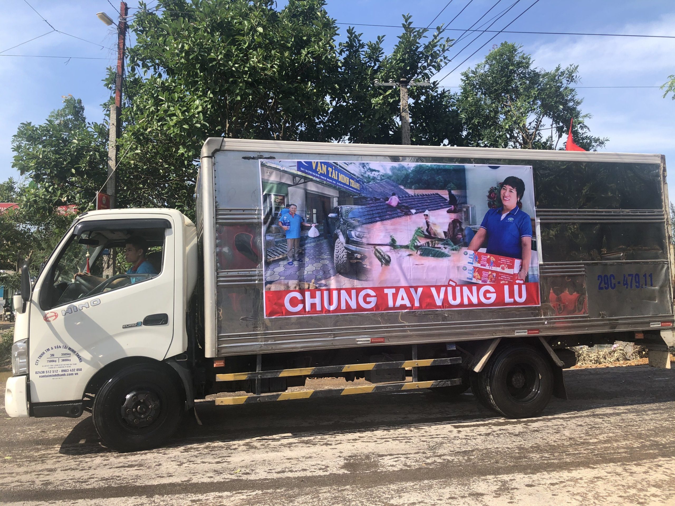 Tiếp đó, hàng hóa cứu trợ đợt 2 cũng đã sẵn sàng và sẽ nhanh chóng được Nutricare vận chuyển để tiếp sức cho người dân ở “rốn lũ” Huế, Quảng Bình, Quảng Trị.