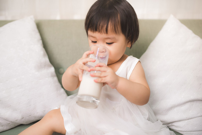 uống sữa tăng cường sức đề kháng