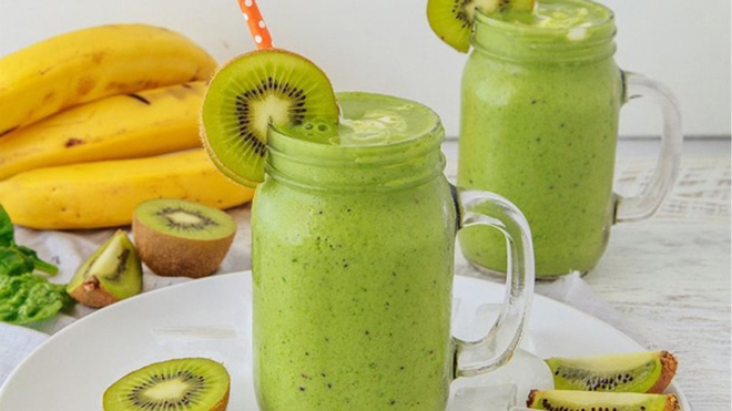 Sinh tố bông cải - chuối - kiwi