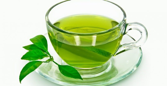 uống trà xanh chống loãng xương hiệu quả