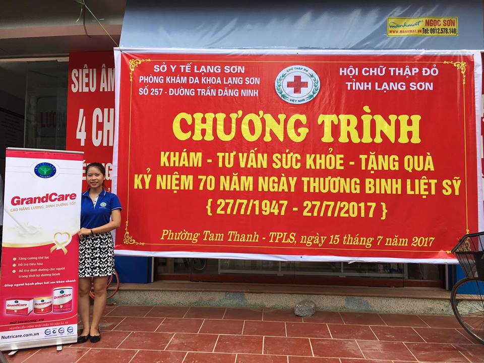 Nutricare tổ chức khám, tư vấn, tặng quà cho các gia đình chính sách ở Lạng Sơn