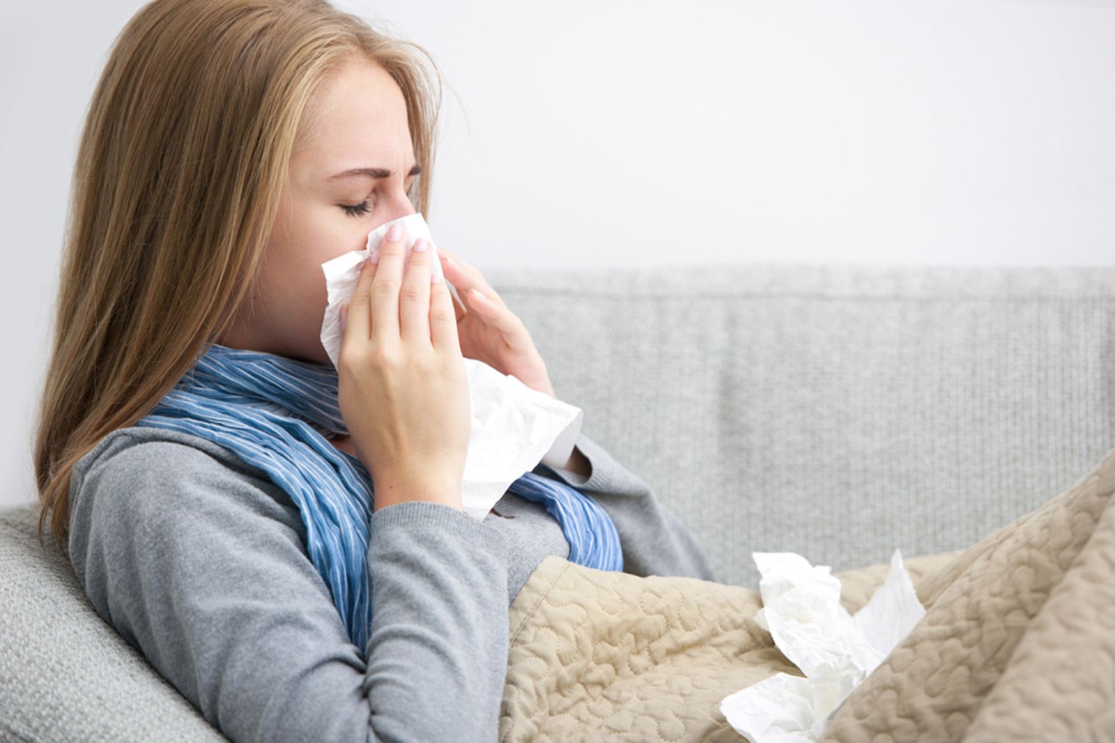 Cách tăng cường miễn dịch cho cơ thể khi giao mùa