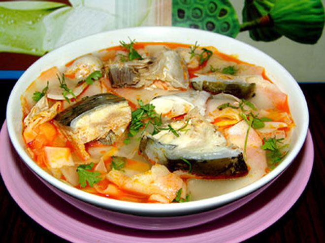 Canh măng chua cá hồi tốt cho bệnh nhân tiểu đường