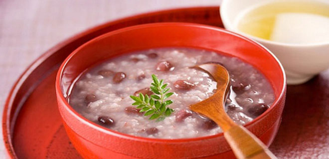 Cháo đậu đỏ chứa nhiều chất xơ, protein tốt bệnh tiểu đường