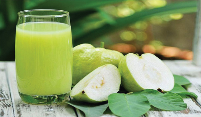 Ăn ổi nguyên quả phù hợp với người tiểu đường hơn nước ép ổi