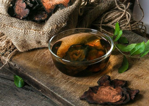 Lưu ý khi sử dụng hà thủ ô với người bị u tuyến giáp