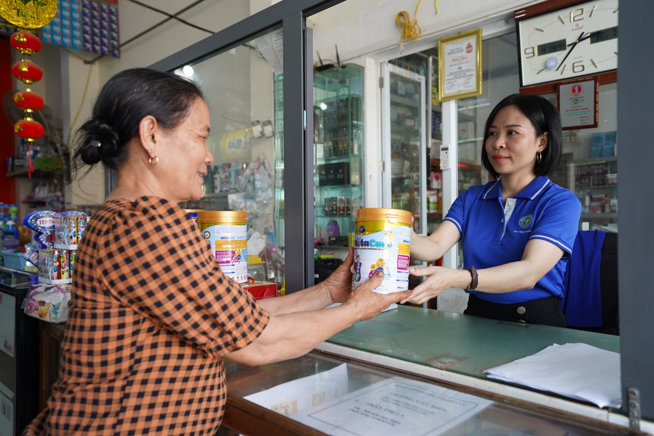 Ở vùng núi miền Trung Việt Nam, bán hàng “online” tận Nhật – Hàn