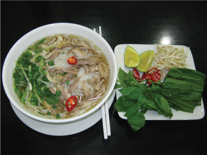 Bữa sáng với món bún, mì, phở