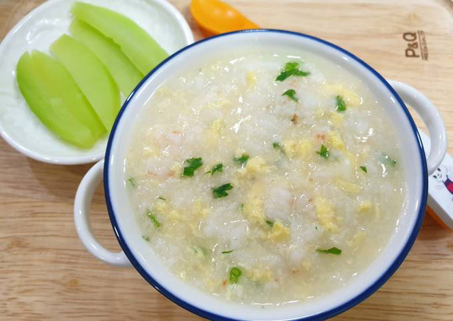 Cách nấu cháo trứng gà dinh dưỡng cho người già