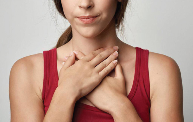 Khàn giọng kèm khó thở có thể là triệu chứng muộn của ung thư tuyến giáp thể biệt hóa