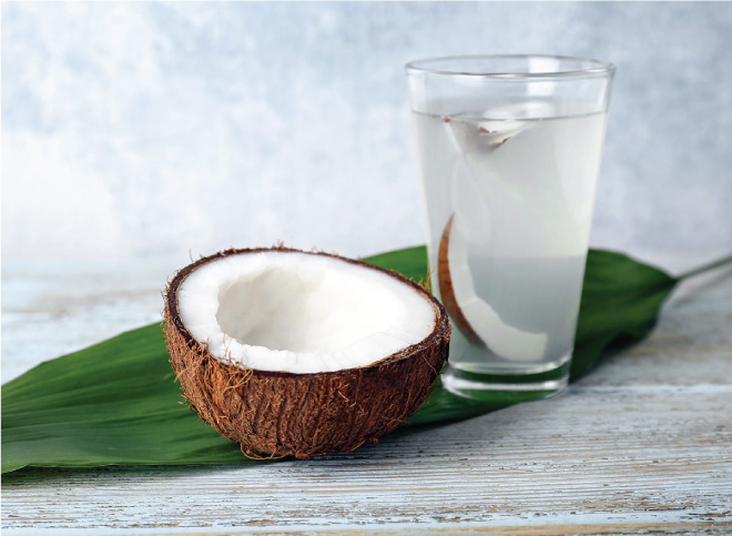 Nước dừa là thức uống thích hợp cho người lớn tuổi
