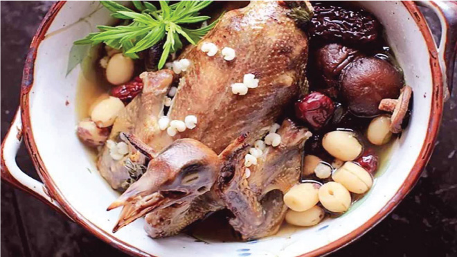 Chim cút hầm nhãn nhục