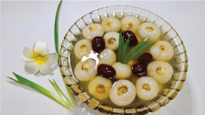 Hạt sen hầm long nhãn, táo tàu