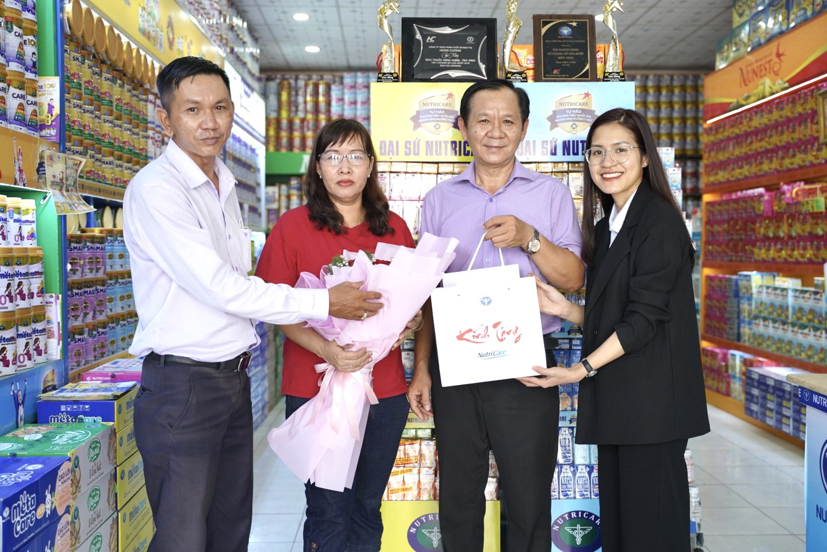 Cửa hàng Minh Hưng – Đem cái tâm của người dược sĩ đến với từng khách hàng
