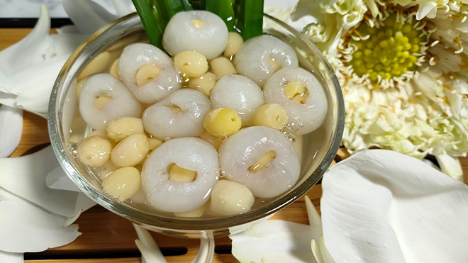 Chè hạt sen long nhãn