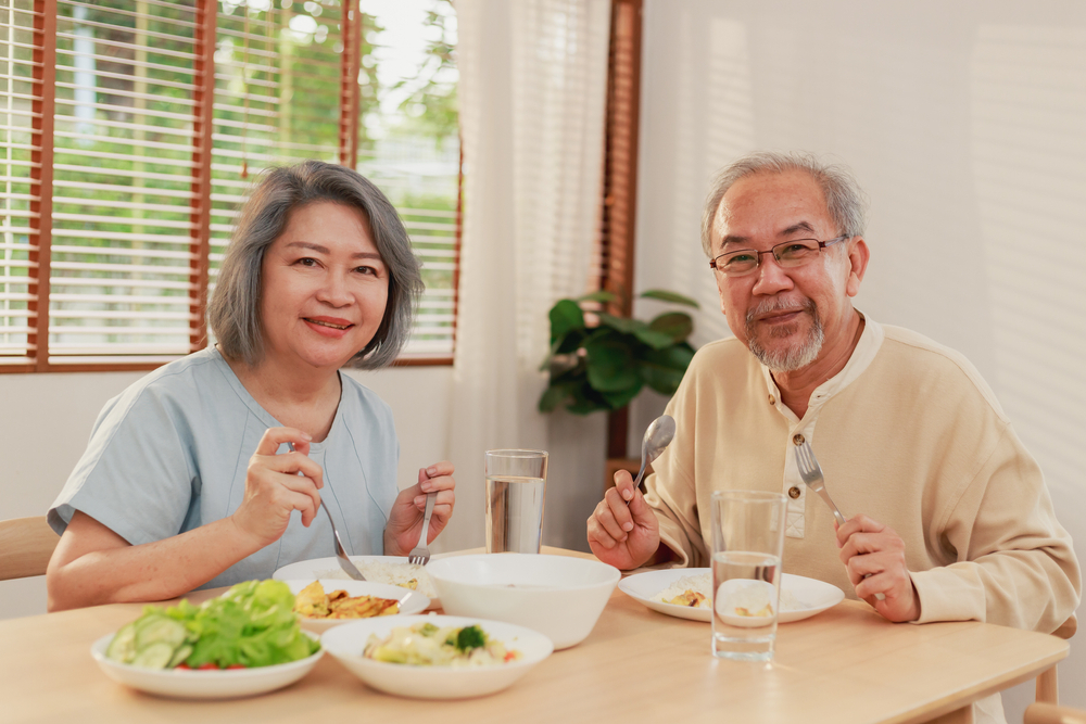 Giải pháp mới trong chế độ dinh dưỡng cho người lớn tuổi