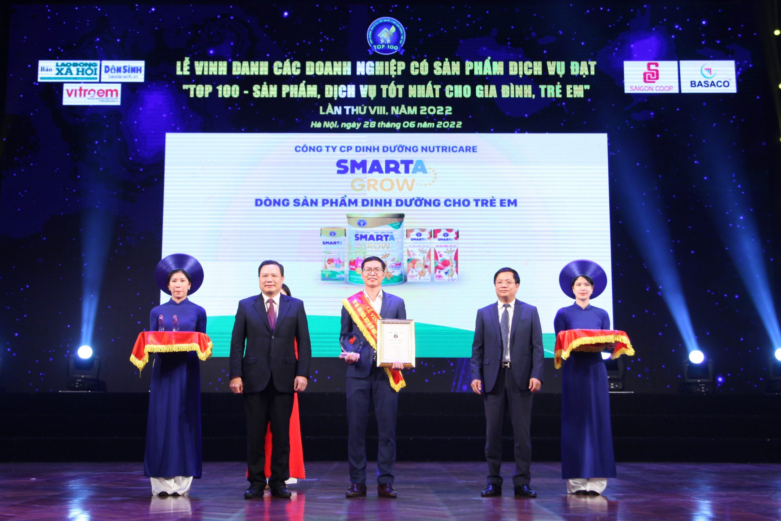 Smarta Grow vào Top 100 sản phẩm, dịch vụ tốt nhất cho gia đình, trẻ em