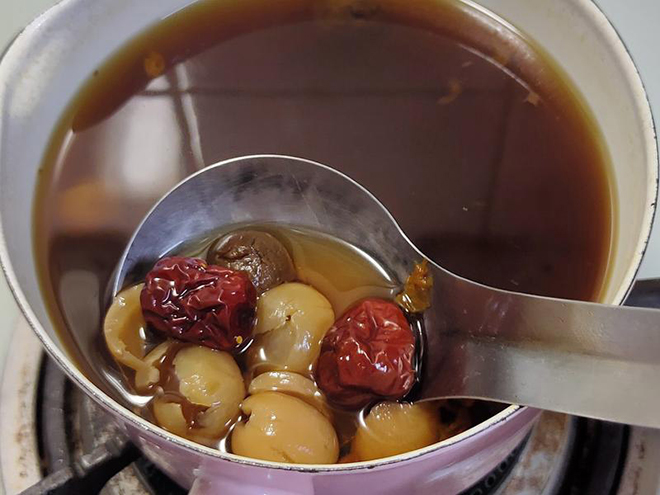 Canh gan lợn long nhãn