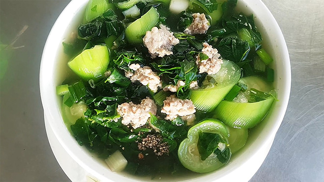 Canh mướp nấu rau dền