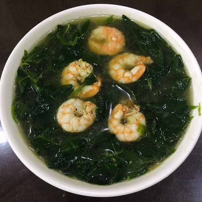Canh rau ngót nấu tôm thơm ngon, hấp dẫn