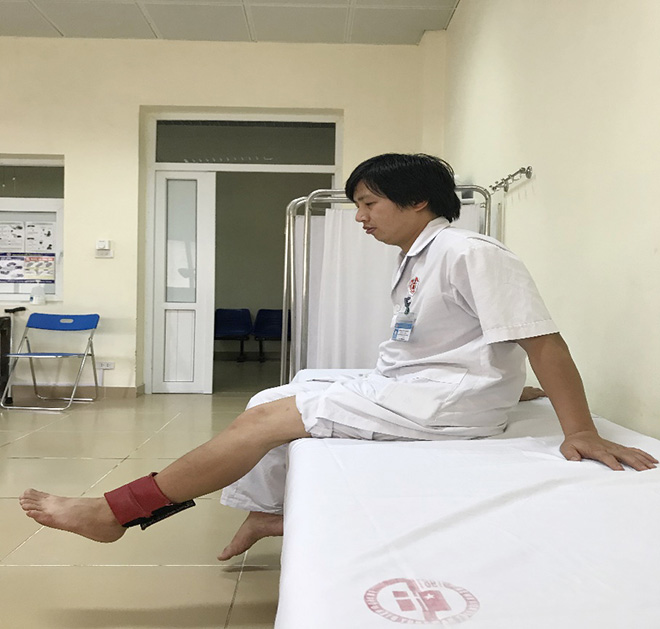 Bài tập tăng lực cơ chân với bao cát