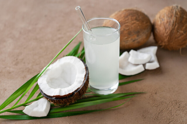 Lưu ý khi bổ sung nước dừa cho người sau phẫu thuật