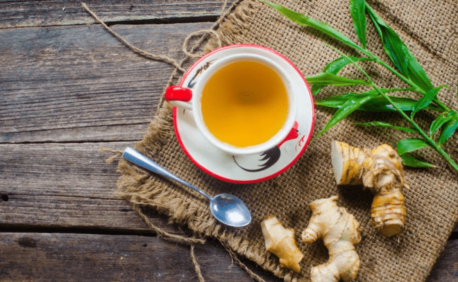 Người lớn tuổi bị viêm phổi nên bổ sung trà gừng
