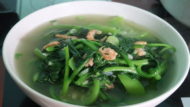 Không nên ăn rau mồng tơi để qua đêm vì có thể dẫn đến nguy cơ bị bệnh ung thư 