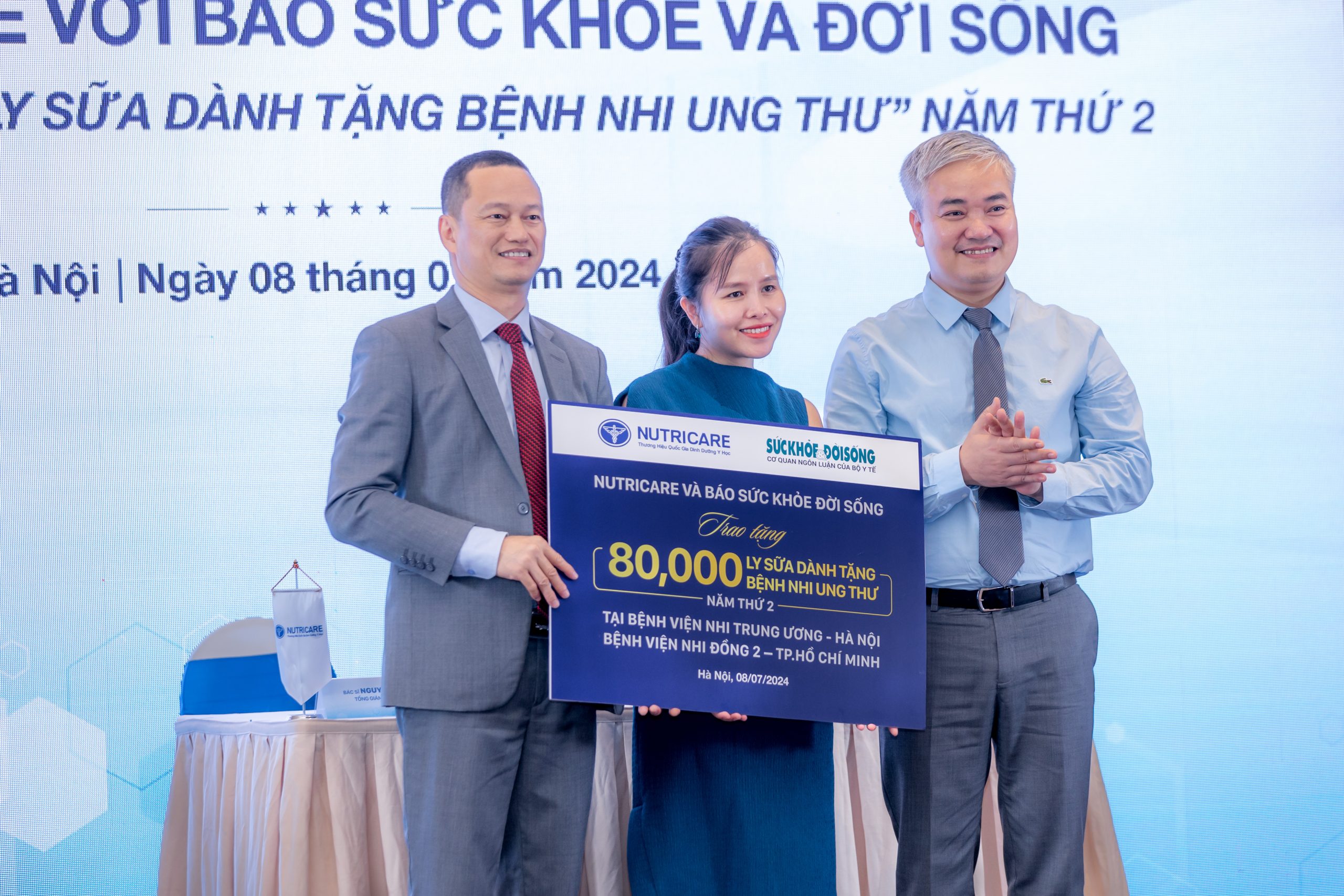80.000 ly sữa dành tặng bệnh nhi ung thư